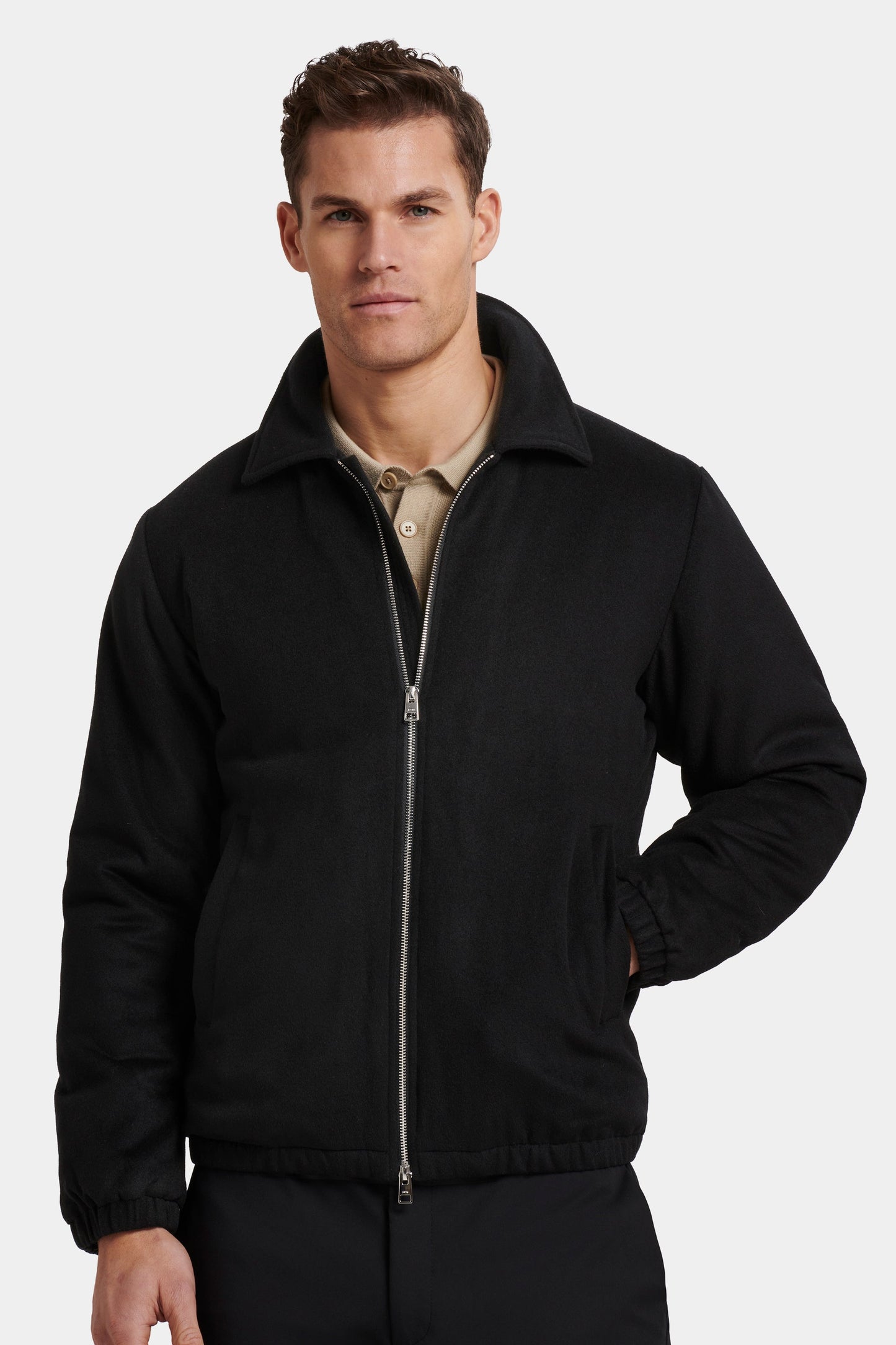 LA CHAQUETA DE CACHEMIRA VICTOR Aeteker